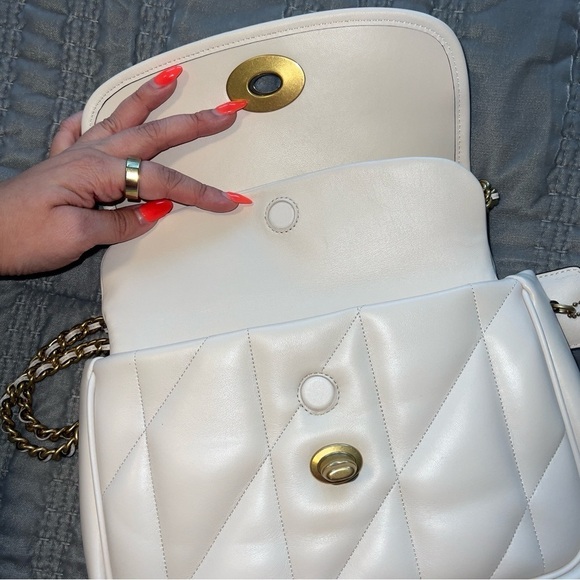 SOLD ❌ COACH MADISON SHOULDER BAG WITH QUILTING - Picture 8 of 10